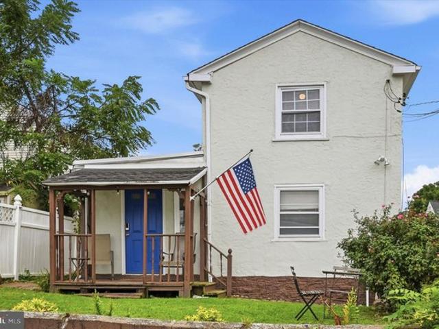 House for sale in Bridgeport, Pennsylvania