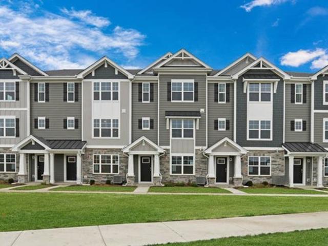 Townhouse for sale in Saint Charles, Iowa