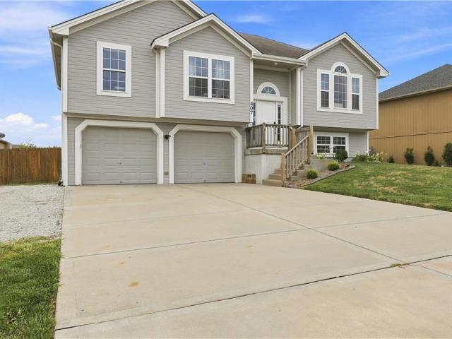 House for sale in Lake Meadows, Smithville
