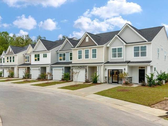 Townhouse for sale in Goose Creek, South Carolina