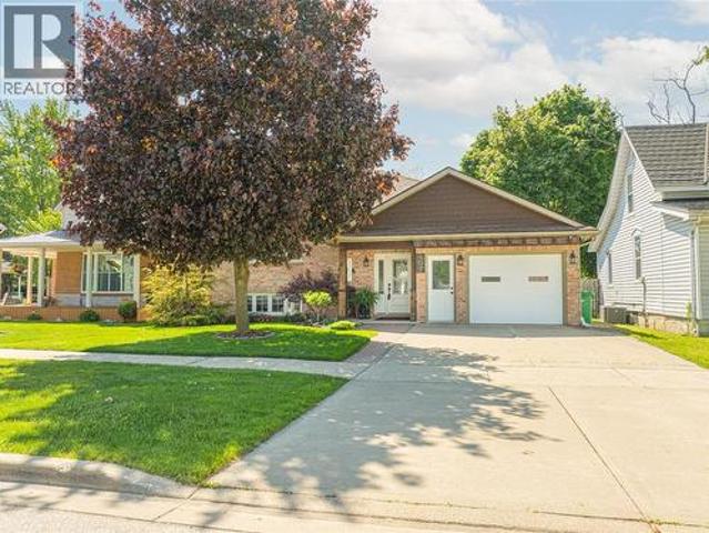House for sale in Petrolia, Ontario