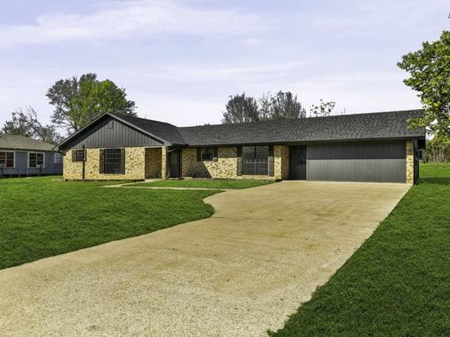 House for sale in Alto, Texas