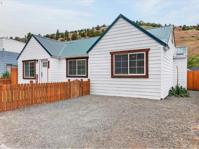 House for sale in Oregonia