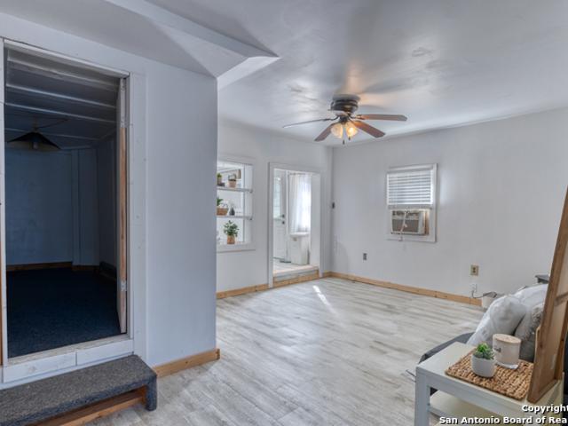 House for sale in Camp Wood