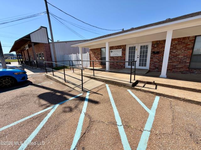 Commercial for sale in Carthage, Leake County