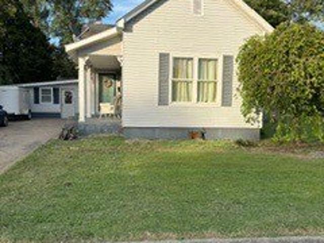 House for sale in Carmi, Illinois