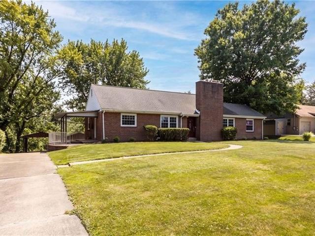 House for sale in Bakerstown, Pennsylvania