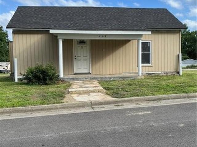 House for sale in Higginsville, Missouri