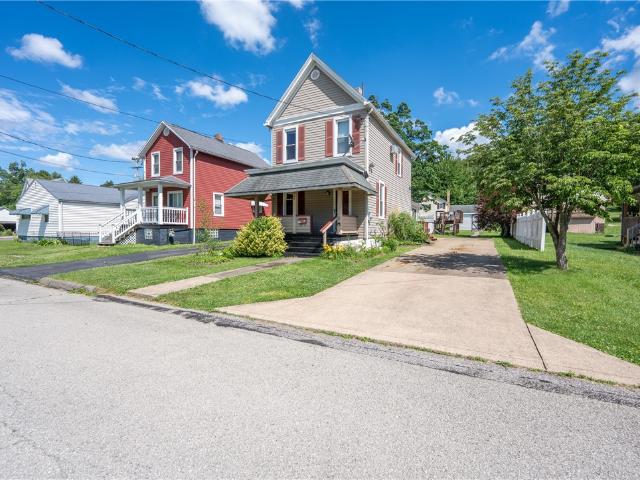 House for sale in Derry, Pennsylvania