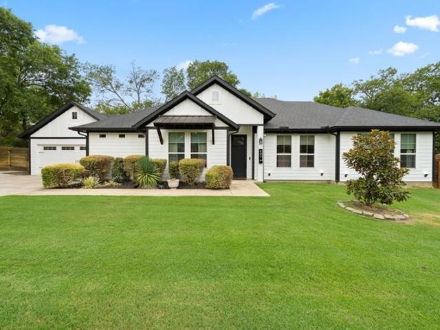 House for sale in Ellis, Texas
