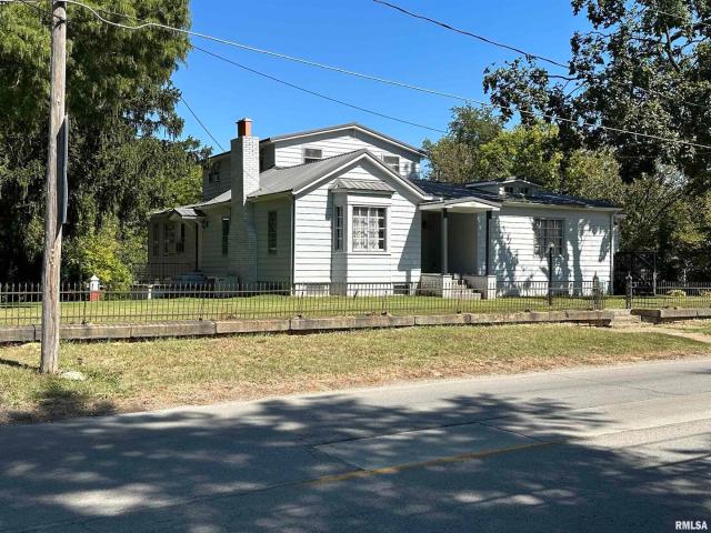 House for sale in Perry, Illinois