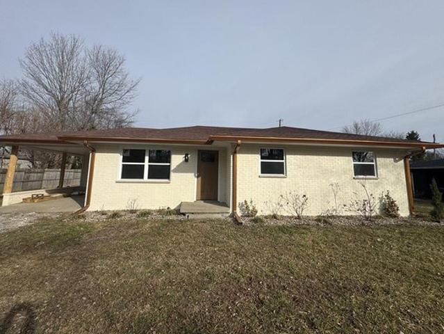 House for sale in Cecilia, Kentucky