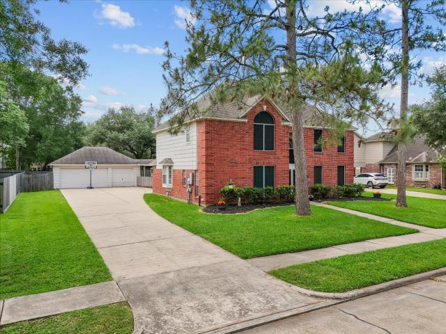 House for sale in Friendswood