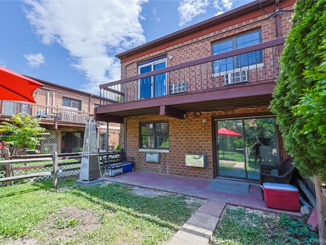 House for sale in Queens, Arverne