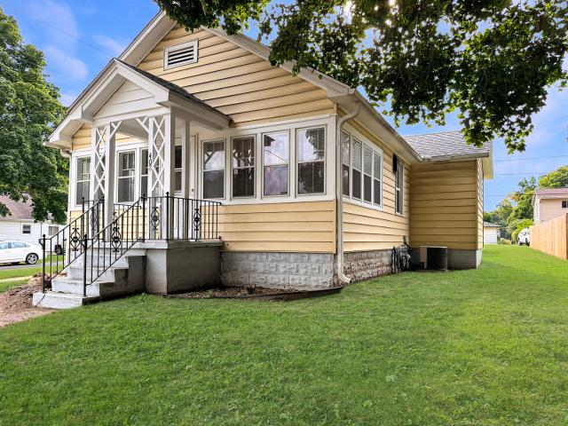 House for sale in Whiteside, Illinois
