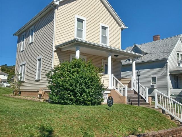 House for sale in Ellwood City, Lawrence County