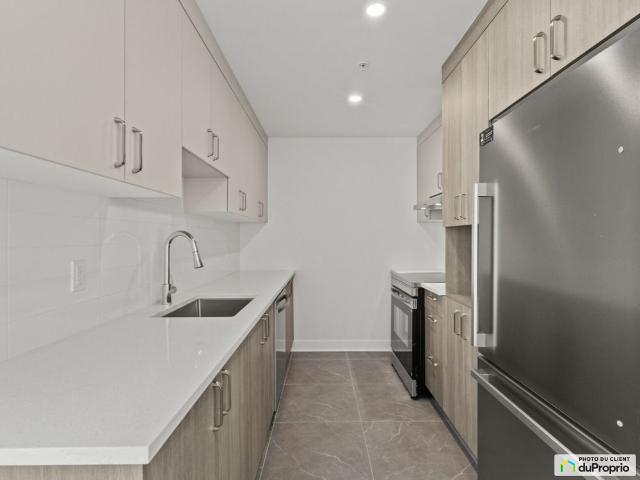 Apartment for rent in Pointe-Claire, Montréal (région administrative)