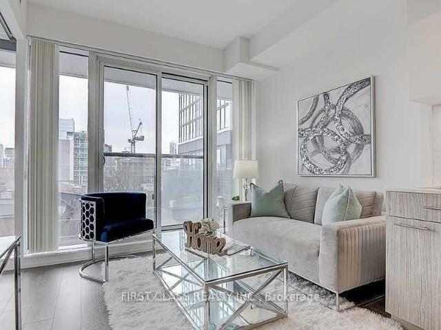 House for rent in Toronto Centre, Toronto