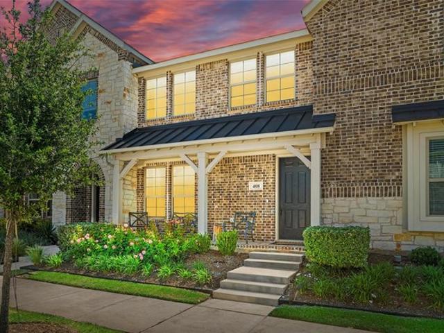 Townhouse for sale in Denton, Texas