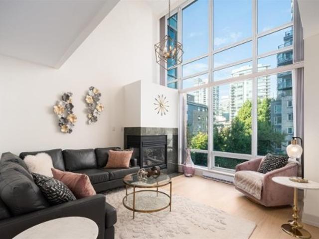 Property for sale in Coal Harbour, Vancouver