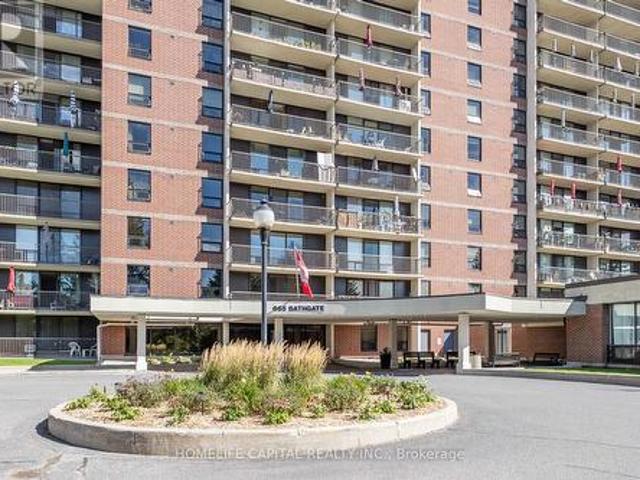 Condo for sale in Viscount Alexander Park, Ottawa