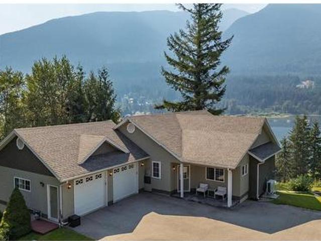 House for sale in Balfour, British Columbia