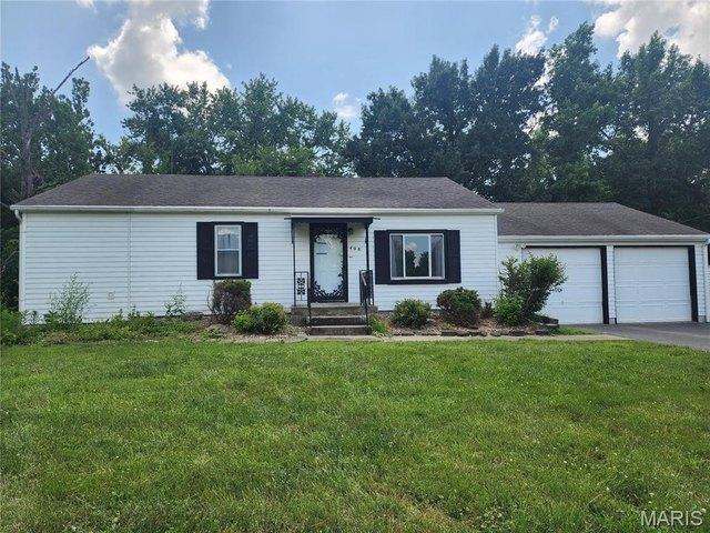 House for sale in Cottage Hills, Illinois