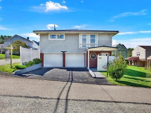 House for sale in Vanderbilt, Pennsylvania