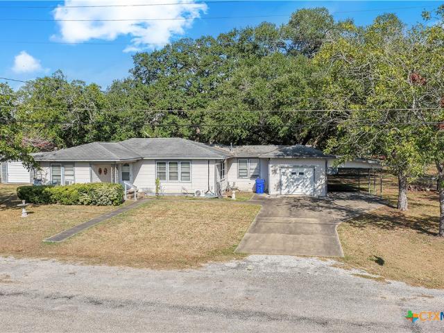 House for sale in Yoakum, Lavaca County