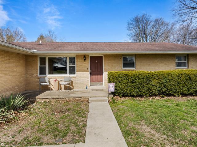House for sale in Sidney, Illinois