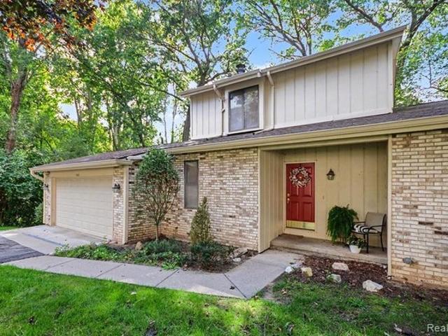 Townhouse for sale in Brighton, Michigan