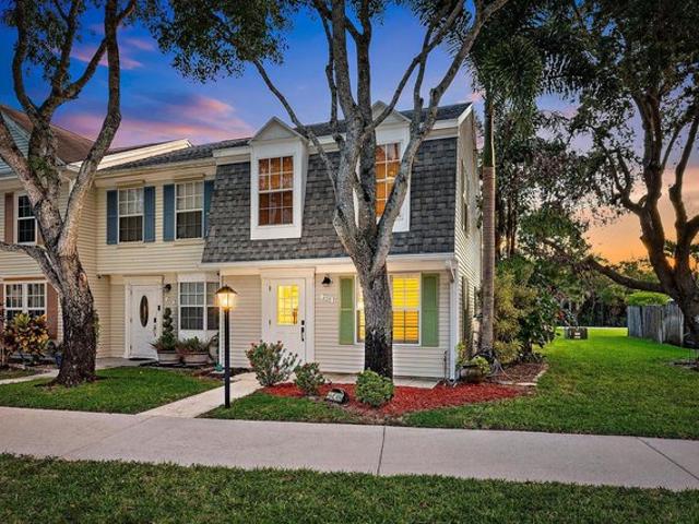 Townhouse for sale in Jupiter, Florida