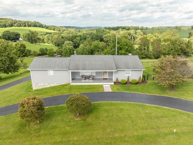 House for sale in New Alexandria, Pennsylvania
