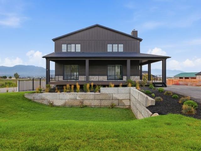House for sale in Saratoga Springs, Utah