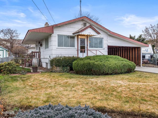 House for sale in Selah, Washington