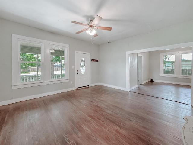 House for sale in Kerens