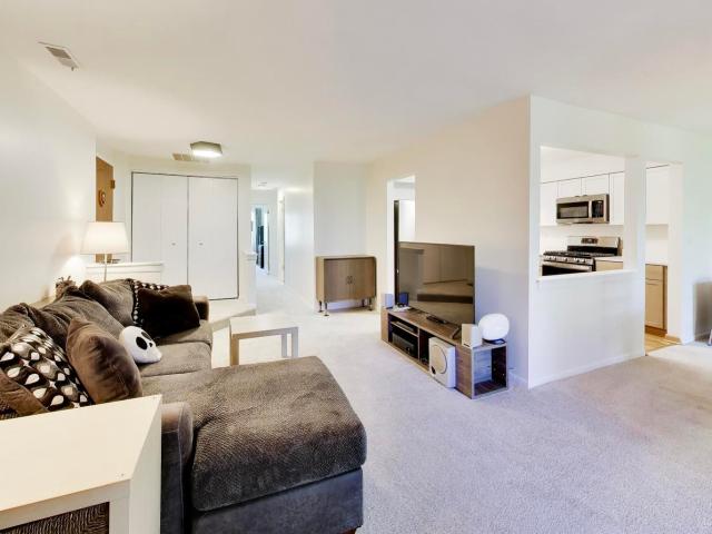 Condo for sale in Glen Ellyn, Illinois