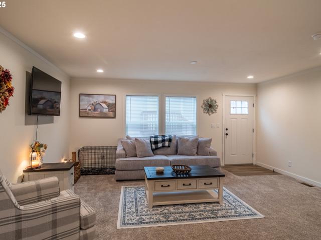 House for sale in Drain, Oregon