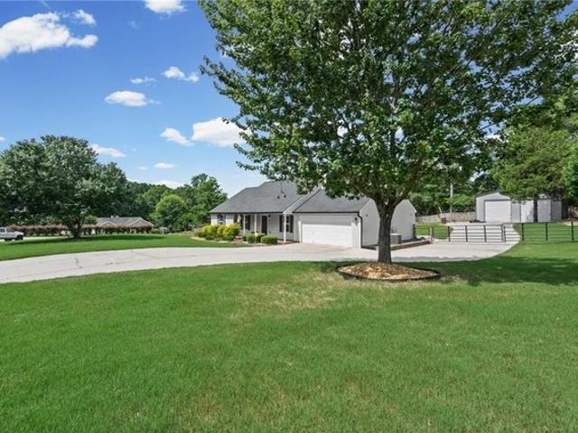 House for sale in Bethlehem, Georgia