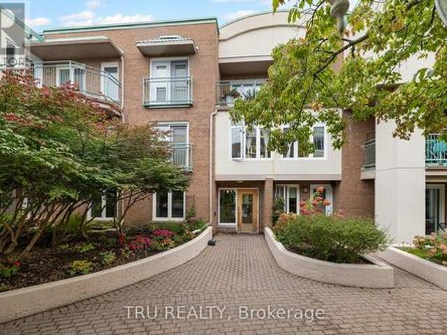 Condo for sale in Rideau-Rockcliffe, Ottawa