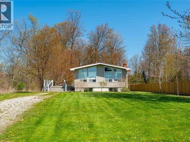 House for sale in Plympton–wyoming, Ontario