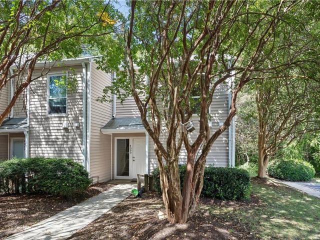 Townhouse for sale in New Town, Williamsburg