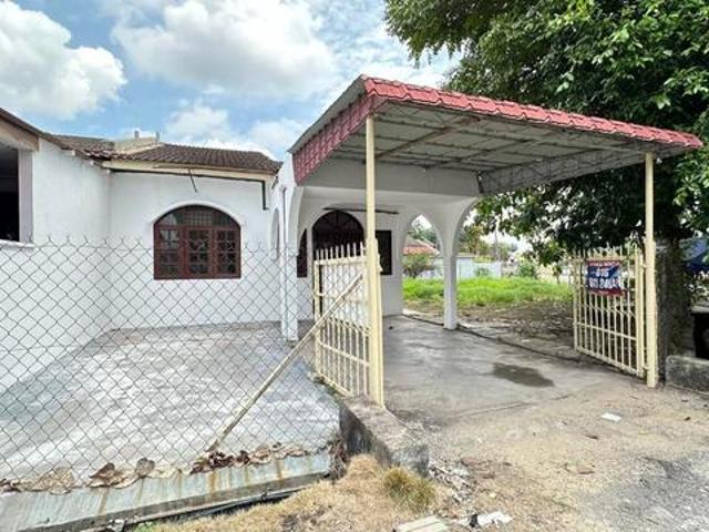 Residential House for sale in Malaka