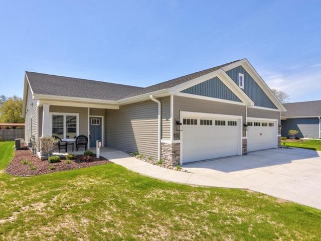 Condo for sale in Carrollton, Michigan