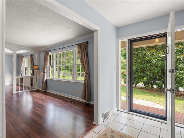 House for sale in Pfafftown, North Carolina