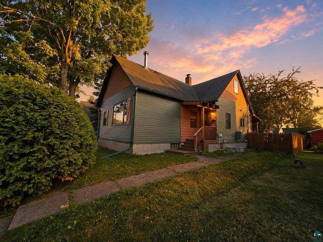 House for sale in Eastlake, Ashland