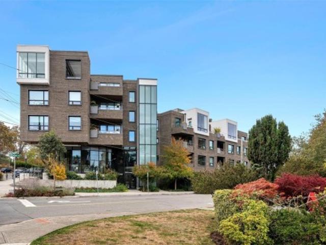 Property for sale in Oak Bay, Capital Regional District