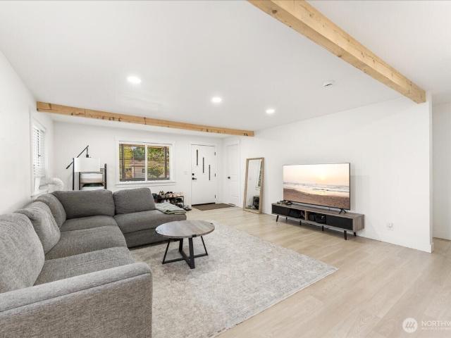 House for sale in Pacific, King County