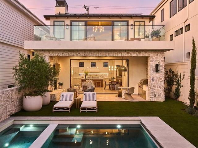 House for sale in Manhattan Beach, California