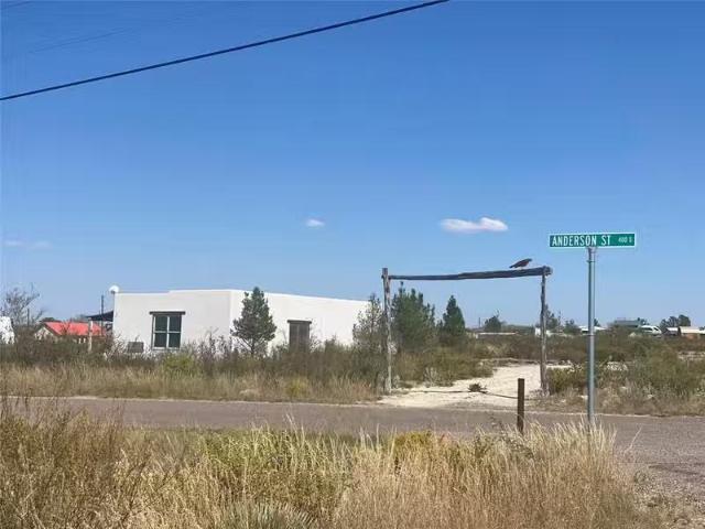 House for sale in Pecos